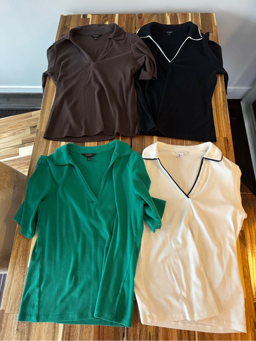 Banana Republic 4-Shirt Lot – Women’s Large Ribbed Polo Tops